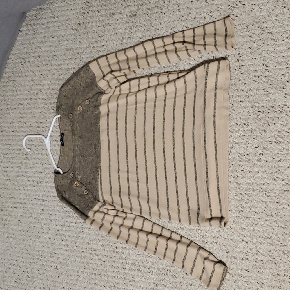 Worn once, women's long sleeve stripped shirt